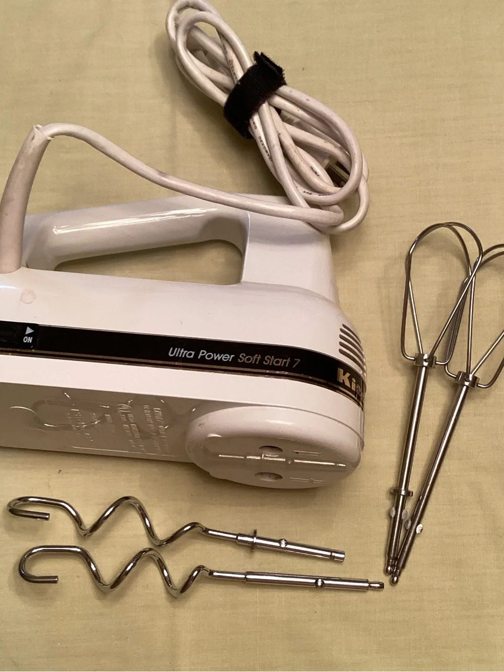 Kitchen Aid Ultra Power Soft Start 7 Speed White Hand Mixer